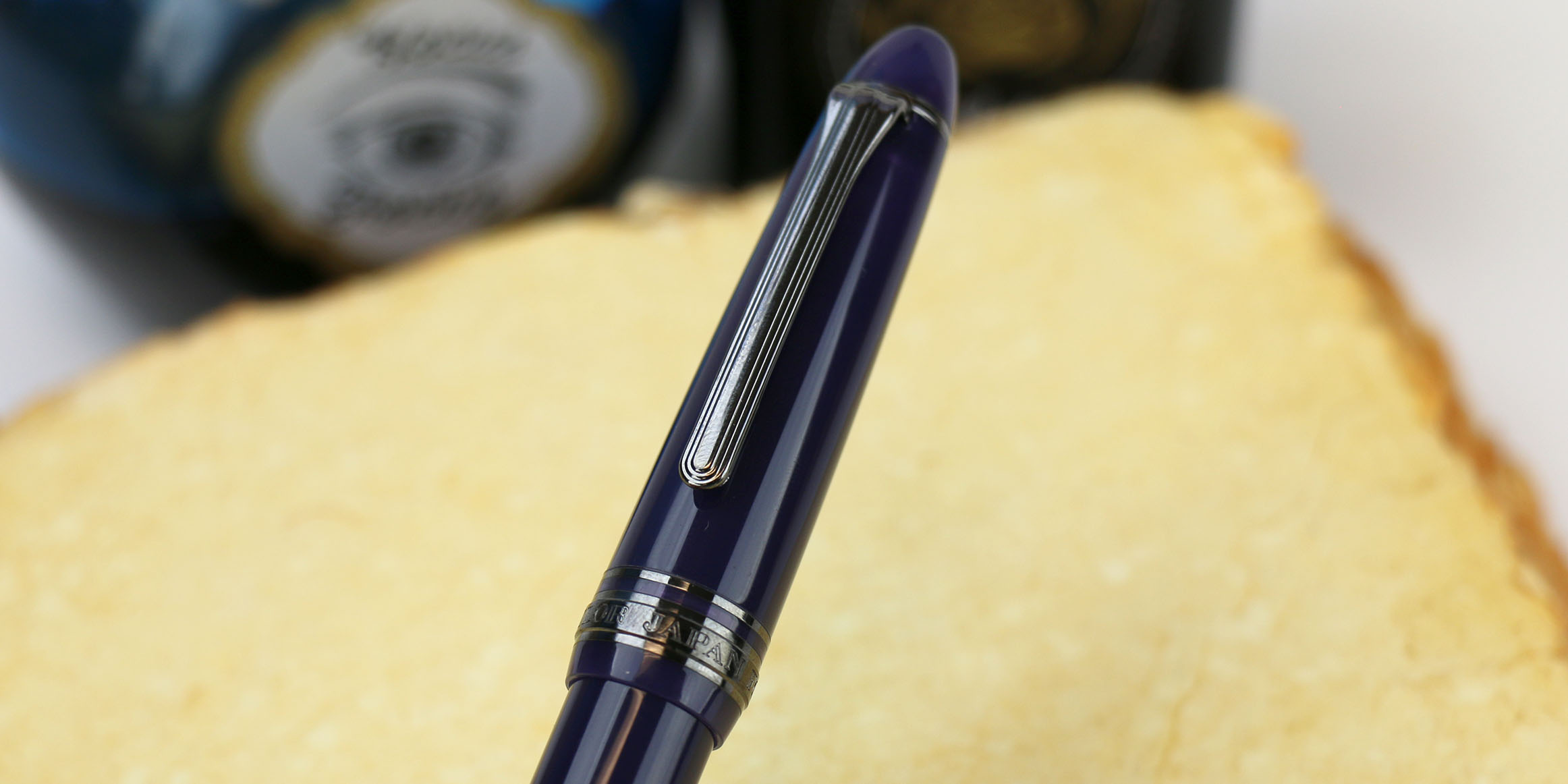 https://www.penchalet.com/blog/wp-content/uploads/2023/10/Magical-Whimsy-Sailor-1911-Standard-Wicked-Witch-of-the-West-Fountain-Pen.jpg